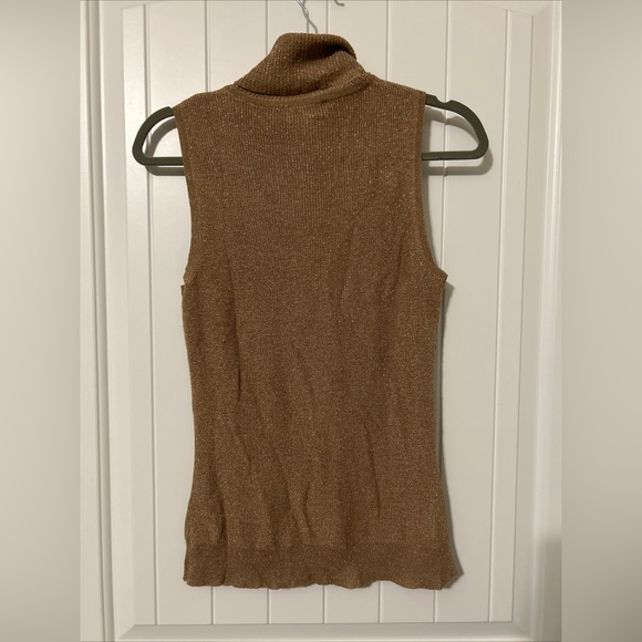 REVOLVE L’Agence XS Sabrina Sleeveless Turtleneck Top Knit Blouse Gold Biscotti - Picture 8 of 11